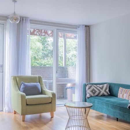 Brand New London Flat With Car Parkアパートメント エクステリア 写真