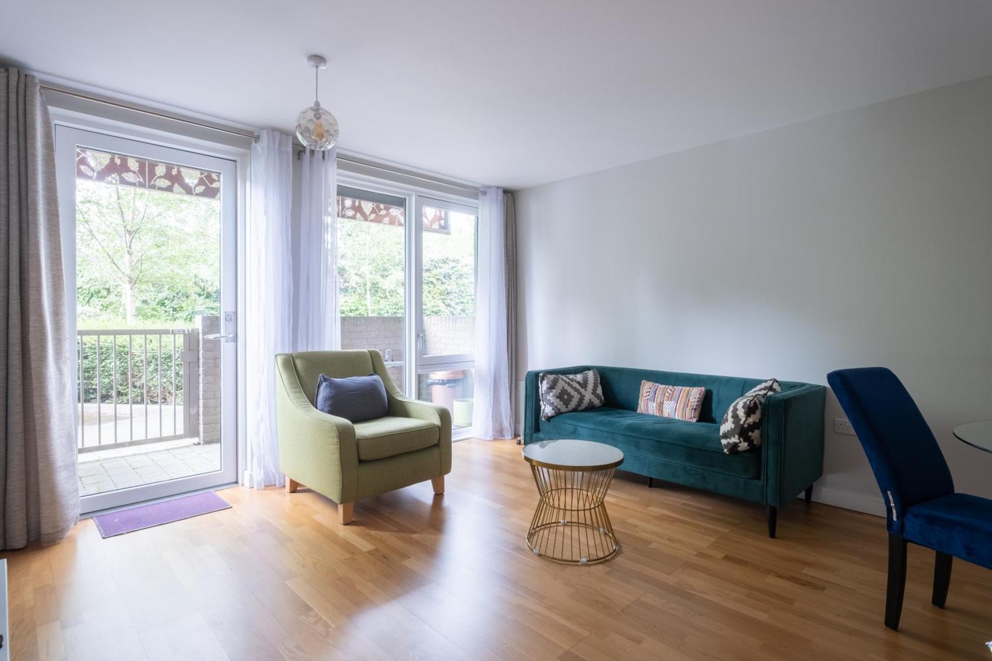 Brand New London Flat With Car Parkアパートメント エクステリア 写真
