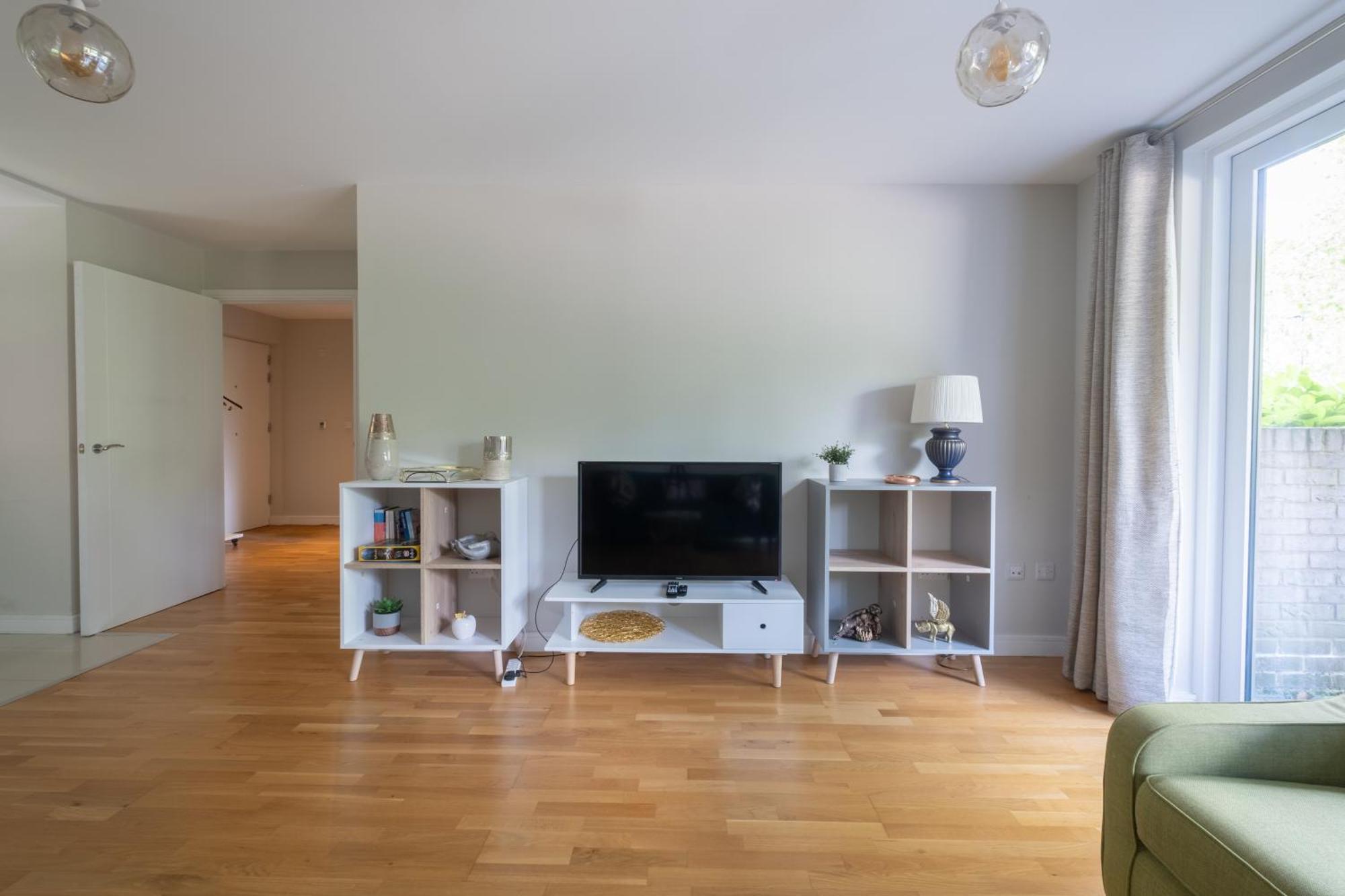 Brand New London Flat With Car Parkアパートメント エクステリア 写真